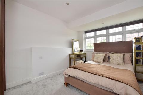 32 Hanover Gardens, Ilford, IG6 2RA