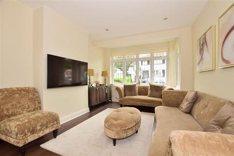 32 Hanover Gardens, Ilford, IG6 2RA