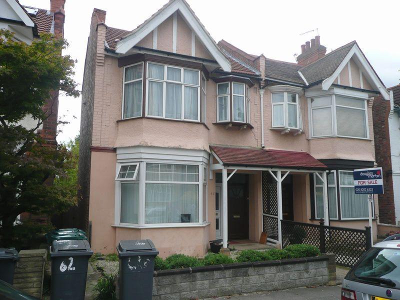 Audley Road, London, NW4 2 bed apartment £1,350 pcm (£312 pw)