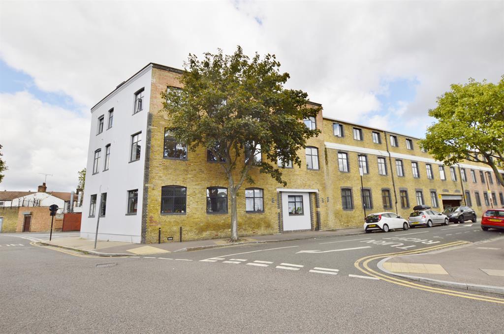 Jedburgh Road, Plaistow, London, E13 9LX 1 bed flat £289,995