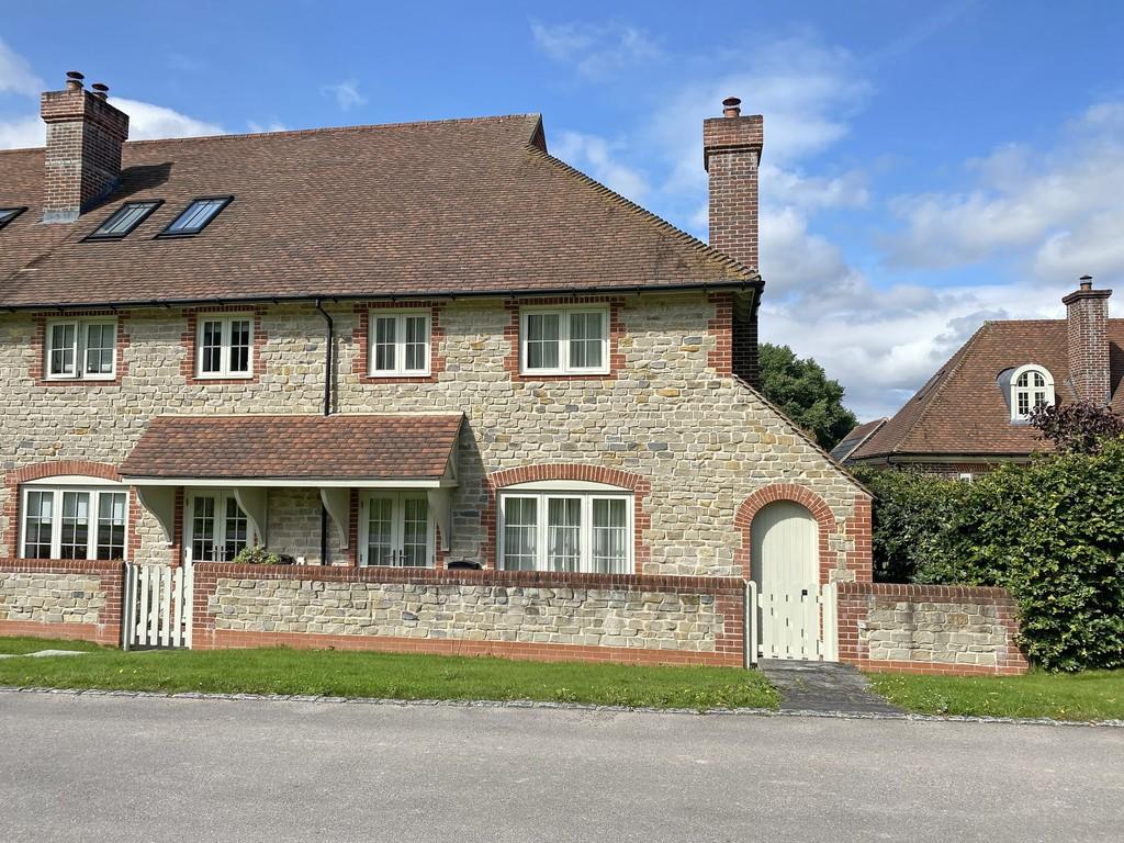 Lavington Park, West Sussex 3 bed end of terrace house £680,000