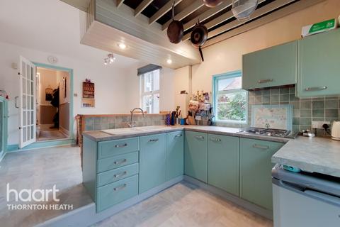 2 Eileen Road, London, SE25 5EJ