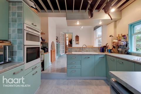 2 Eileen Road, London, SE25 5EJ