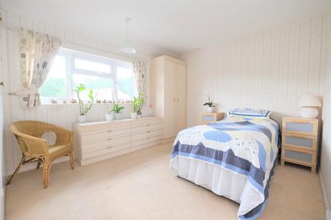 221 Oakdene Road, Orpington, BR5 2AR