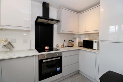 10 Hackett Close, Ashby-de-la-zouch, LE65 2HP