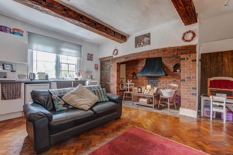 Edgioake Manor Edgioake Lane, Astwood Bank, Redditch, B96 6LL