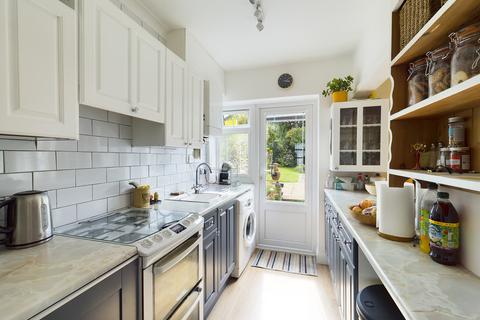 105 Benhurst Gardens, South Croydon, CR2 8NZ