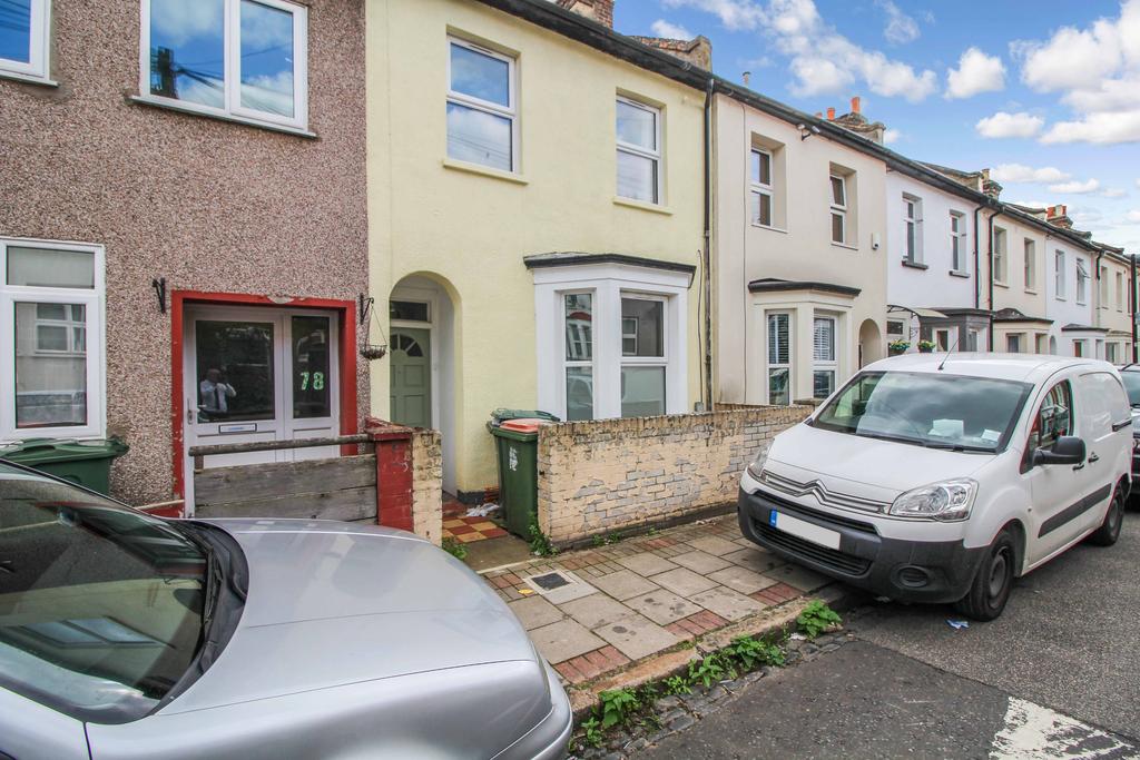 Chesterton Road, Plaistow E13 4 bed terraced house £2,600 pcm (£600 pw)