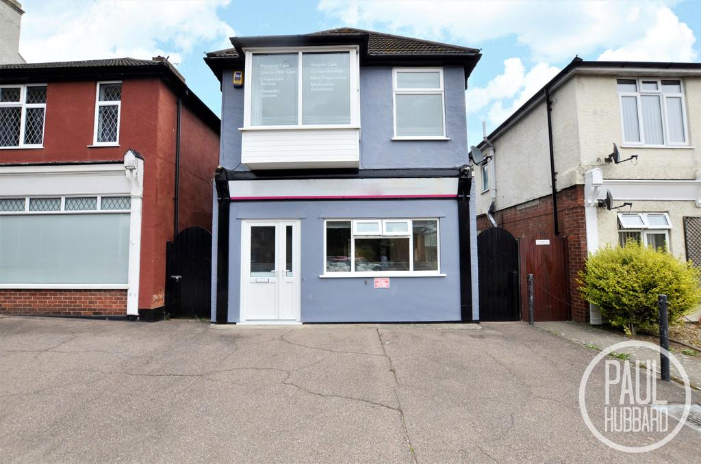 Victoria Road, Oulton Broad, Lowestoft 2 bed detached house for sale £190,000