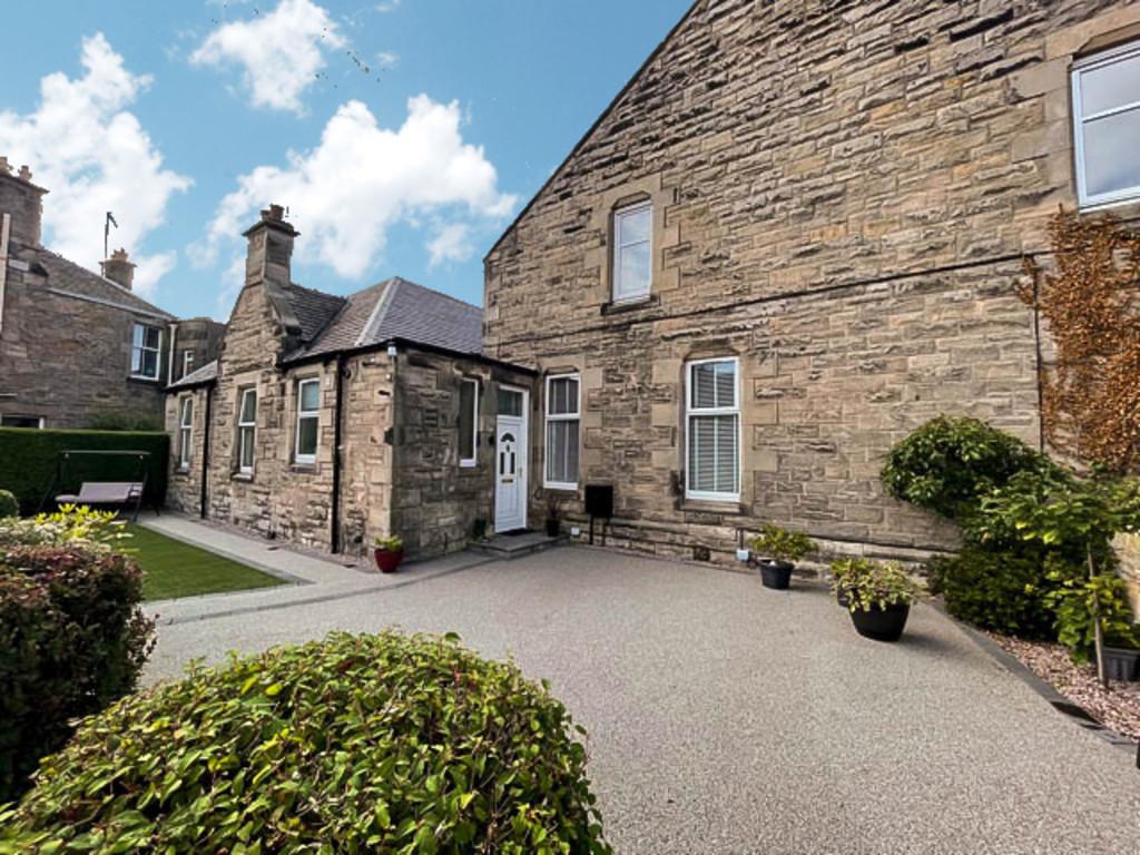 Douglas Street, Kirkcaldy 2 bed apartment £170,000