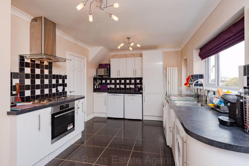 Clayton Crescent, Runcorn 3 bed semidetached house £150,000