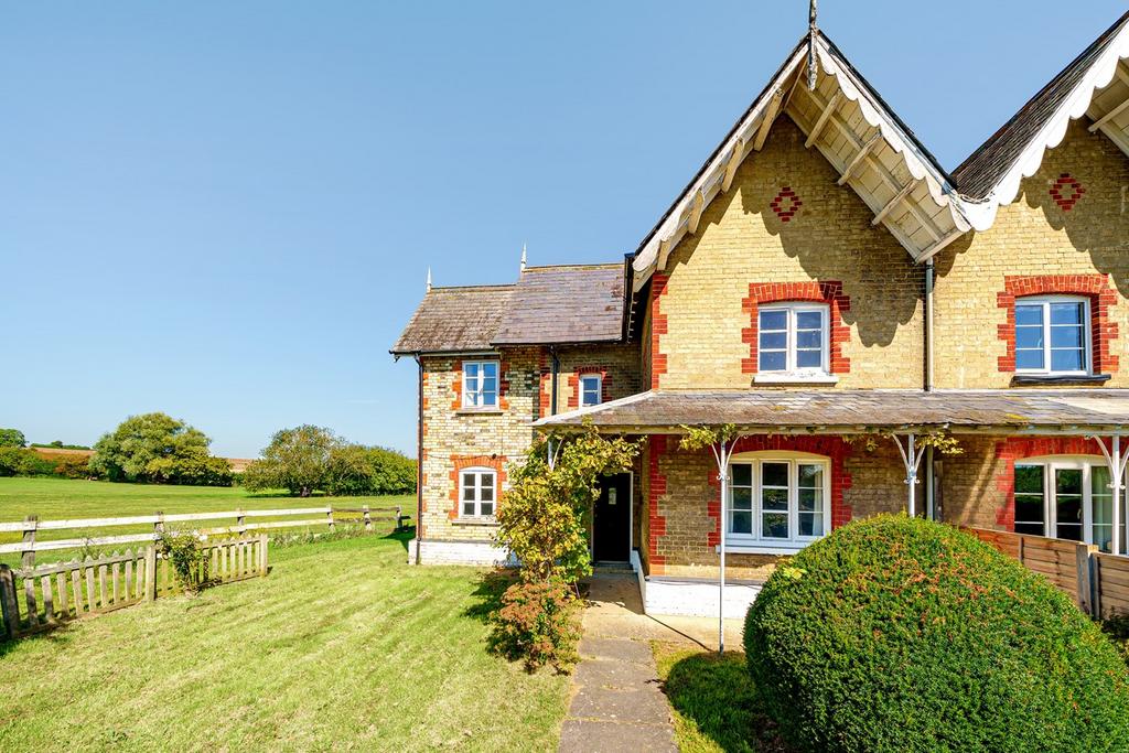 Gravenhurst Road, Campton, SG17 4 bed semidetached house for sale £
