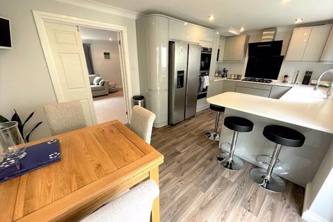6 Meadow Breeze, Lostwithiel, PL22 0BJ