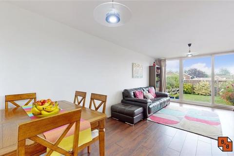 24 Alpine Close, Croydon, CR0 5UN