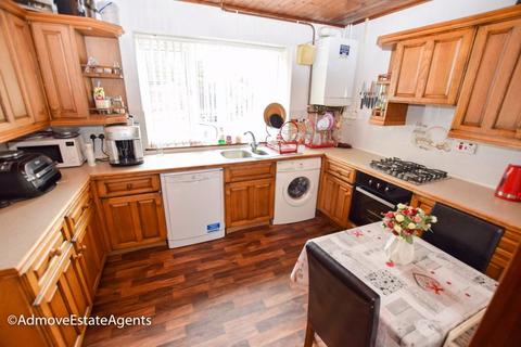 3 bedroom terraced house to rent - Lincombe Road, Wythenshawe, M22