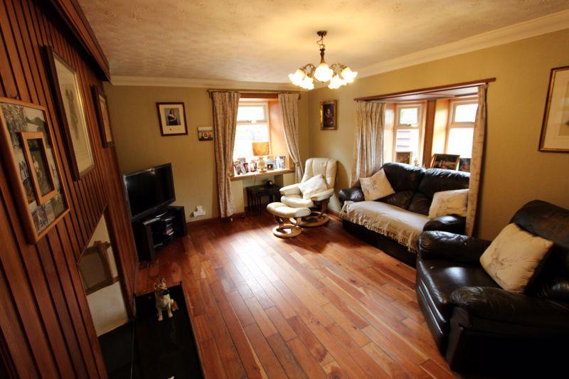 Lot 2: Lounge