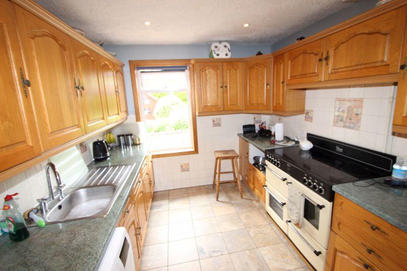 Lot 2: Kitchen