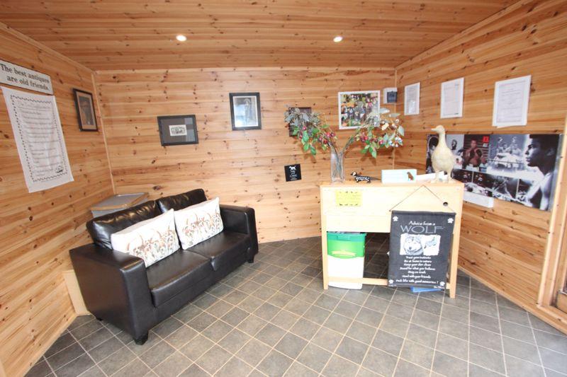 Lot 1 A: Reception