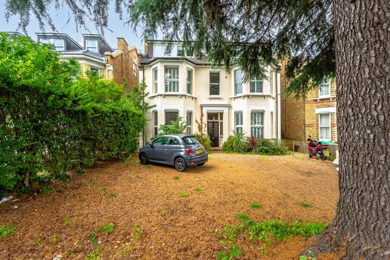 The Avenue, Surbiton 2 bed flat £425,000