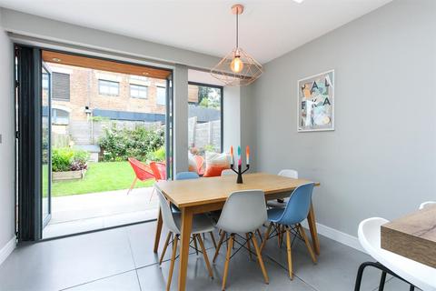 175 Kirkwood Road, London, SE15 2BG