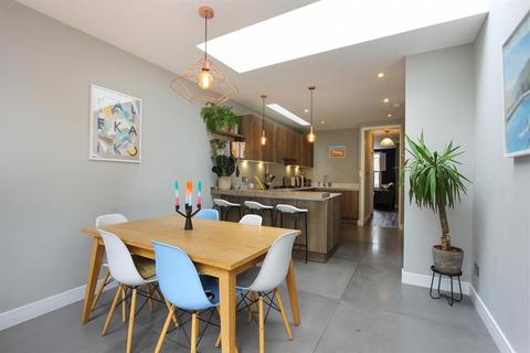 175 Kirkwood Road, London, SE15 2BG