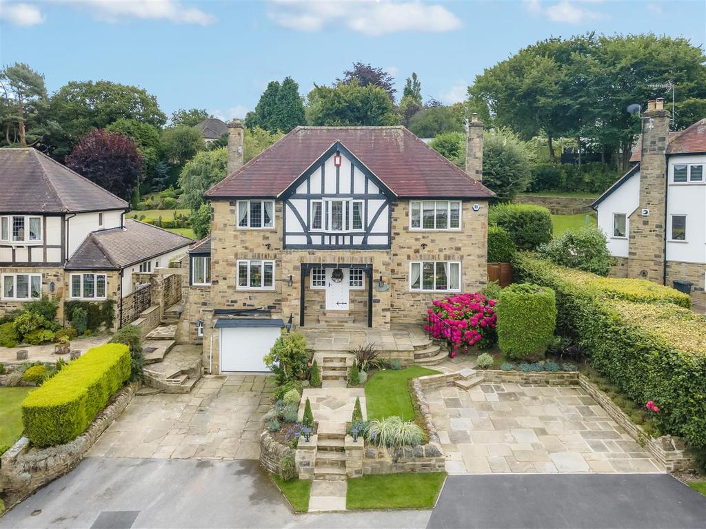 Creskeld Garth, Bramhope, Leeds 4 bed detached house £950,000
