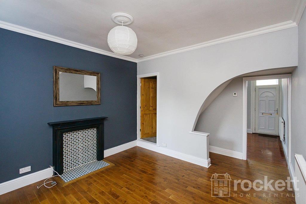 Oxford Road, Maybank, Newcastle Under Lyme 3 bed terraced house £745
