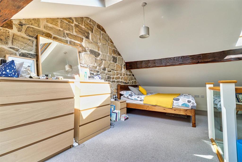 Bed 1 (4).jpg
