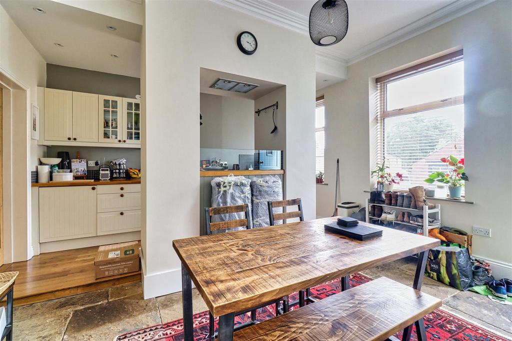 Dining kitchen (2).jpg