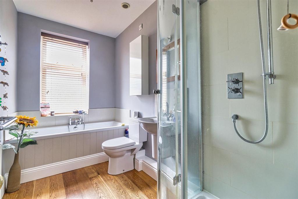 Bathroom.jpg