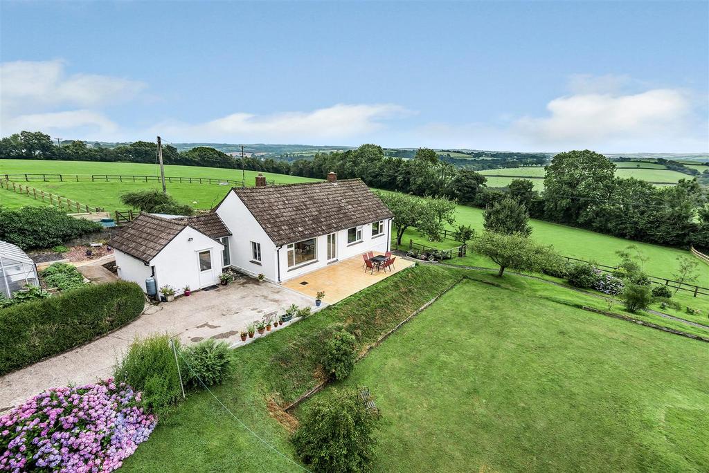 Bratton Clovelly, Okehampton 4 bed bungalow £765,000