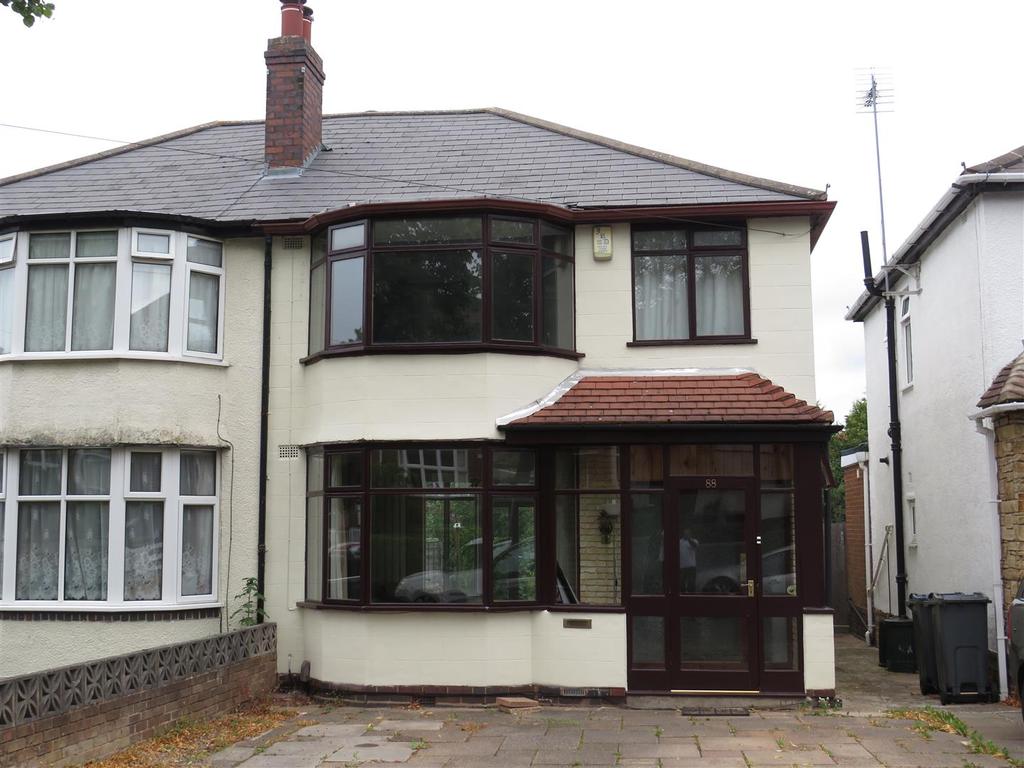 Knightwick Crescent, Birmingham 3 bed semidetached house £825 pcm (£