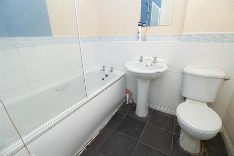 24 Bridges View, Gateshead, NE8 1NZ