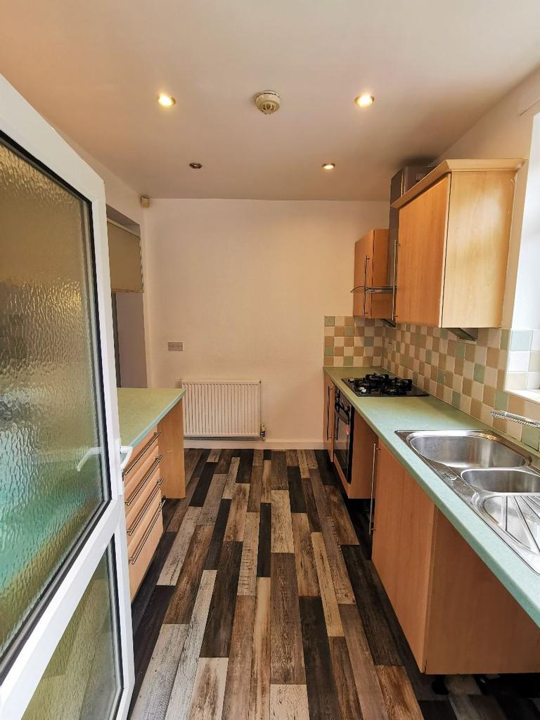Doveleys Road, Irlam 'o'th' heights... 3 bed terraced house £1,050 pcm (£242 pw)