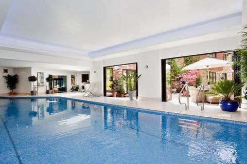 1 Turnoak Park, Windsor, SL4 4UN