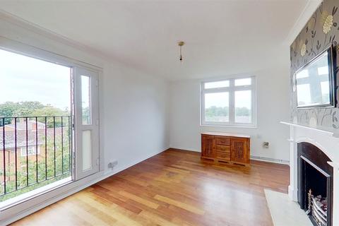 111 Deeside Road, London, SW17 0PJ