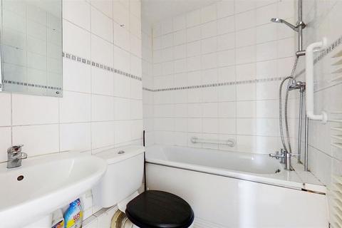 111 Deeside Road, London, SW17 0PJ