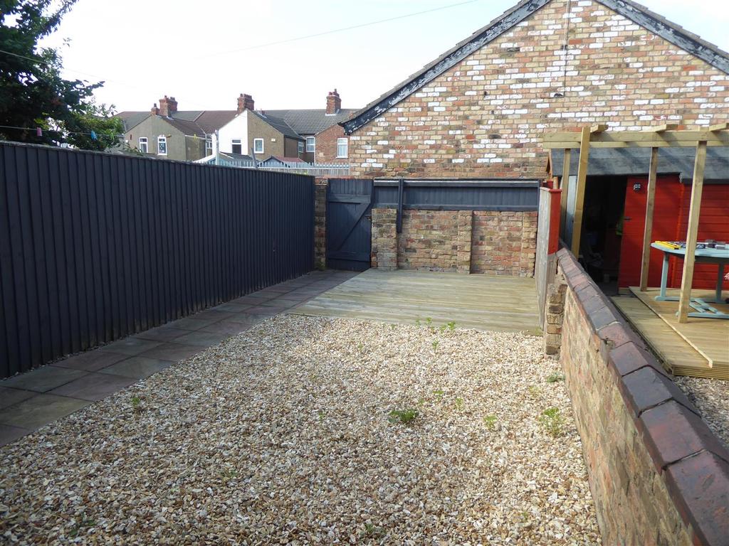 David Street, Grimsby 3 bed terraced house £525 pcm (£121 pw)