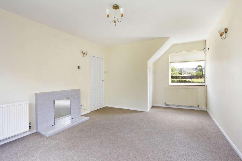 Goldfield Road, Tring 3 bed terraced house £1,200 pcm (£277 pw)