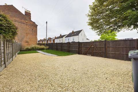 78 Henry Road, Gloucester, GL1 3DY