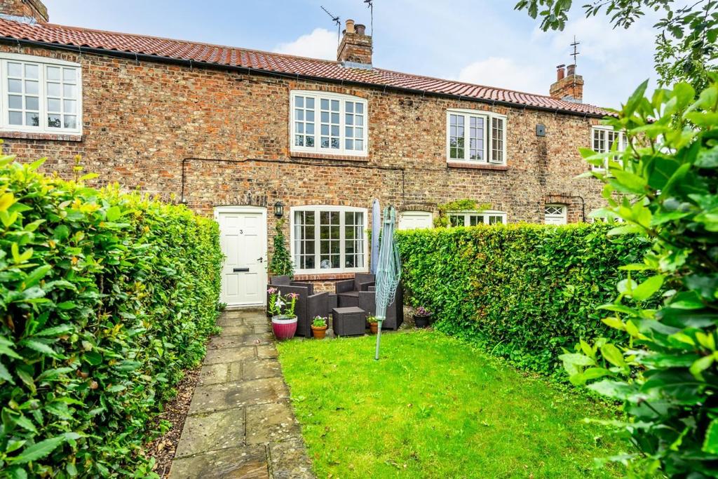 Church Street, Copmanthorpe, York 2 bed terraced house £270,000