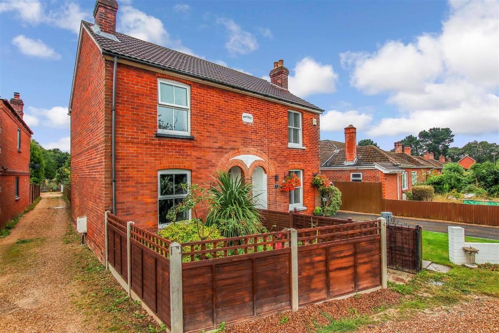 Green Lane, Warsash, Southampton 2 bed semidetached house £425,000