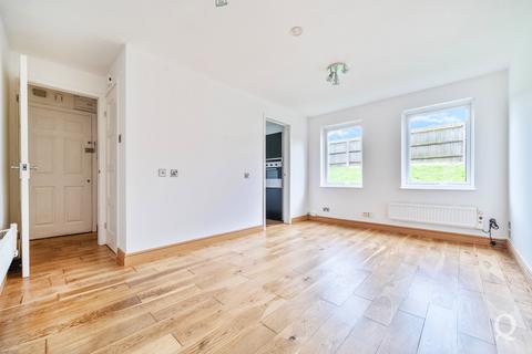 Studio to rent, Whimbrel Close, Sittingbourne, Kent, ME10