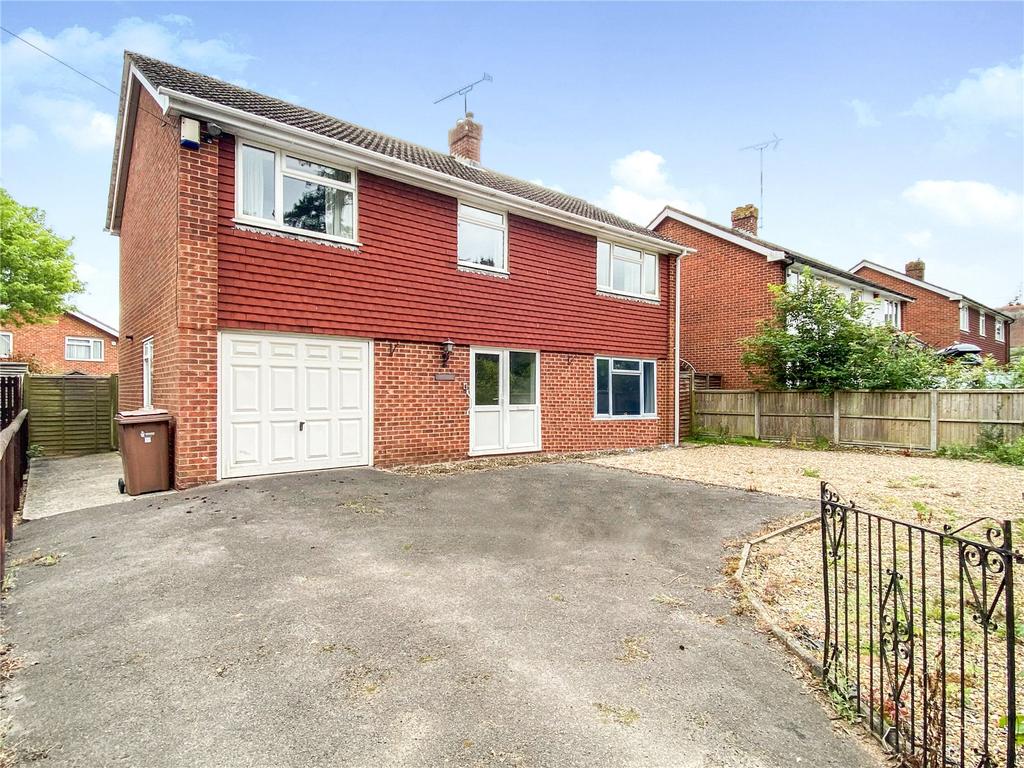 Basingstoke Road, Spencers Wood... 4 bed detached house £650,000