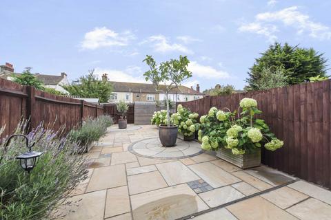 30 George Road, New Malden, KT3 6BU