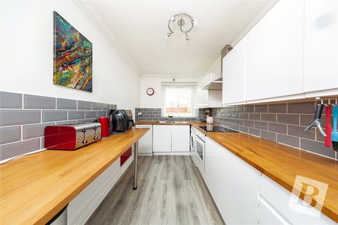 28 Carlton Close, Upminster, RM14 2YR