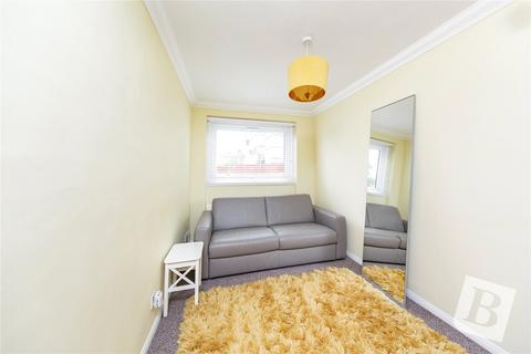 28 Carlton Close, Upminster, RM14 2YR