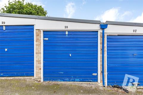 28 Carlton Close, Upminster, RM14 2YR