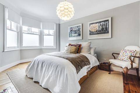 37 Boscombe Road, London, SW19 3AX