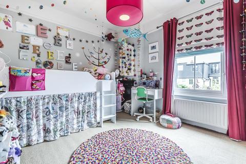 37 Boscombe Road, London, SW19 3AX